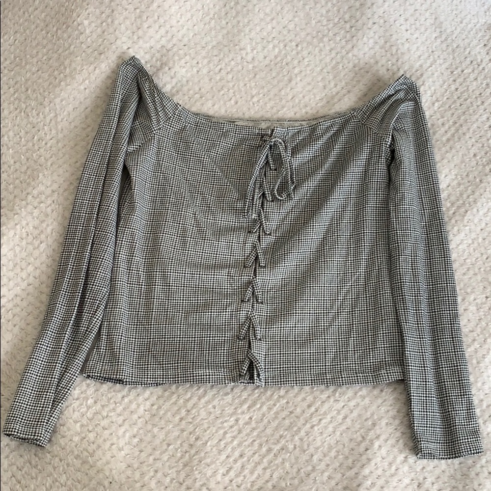 black & white plaid hang off the shoulders top